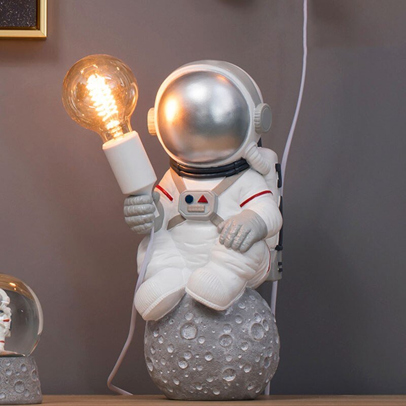 Modern Astronaut Loft Decoration LED Desk Light - Querencian